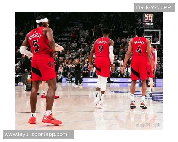 西蒙斯与普理查德联手发威半场三分雨助力球队28分狂潮