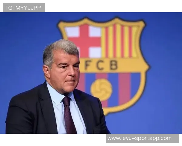 拉波尔塔宣布诺坎普第三层看台下赛季初将可容纳27000名球迷