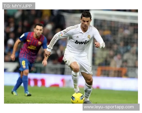 卡尔德隆回顾C罗加盟皇马背后的动机与梅西的相互成就关系