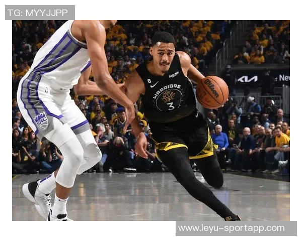 布劳恩上半场表现惊艳6投全中三分球两投全中助球队掌控比赛节奏