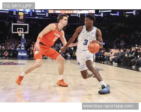 卡梅隆布泽尔与迪班萨争夺NCAA得分王宝座精彩对决即将上演 卡梅隆布泽尔与迪班萨争夺NCAA得分王宝座精彩对决即将上演