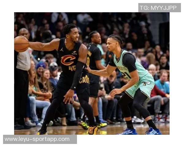 近三季仅有小莫布里和文班两人单场达到15分10板5助5帽且命中率超过70