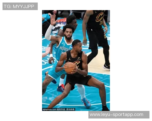 米切尔意外受伤被搀扶离场队内得分王身份岌岌可危