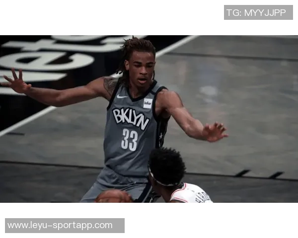 克拉克斯顿受到步行者和勇士等多支球队的密切关注与追逐 克拉克斯顿受到步行者和勇士等多支球队的密切关注与追逐