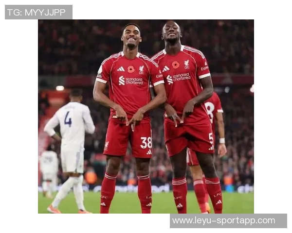 科纳特社媒分享与赫拉芬贝赫合照庆祝结束四连败重回胜利轨道