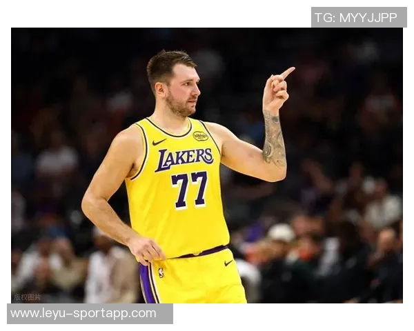 詹姆斯争夺得分王难度加大考辛斯直言东契奇分球太少 詹姆斯争夺得分王难度加大考辛斯直言东契奇分球太少