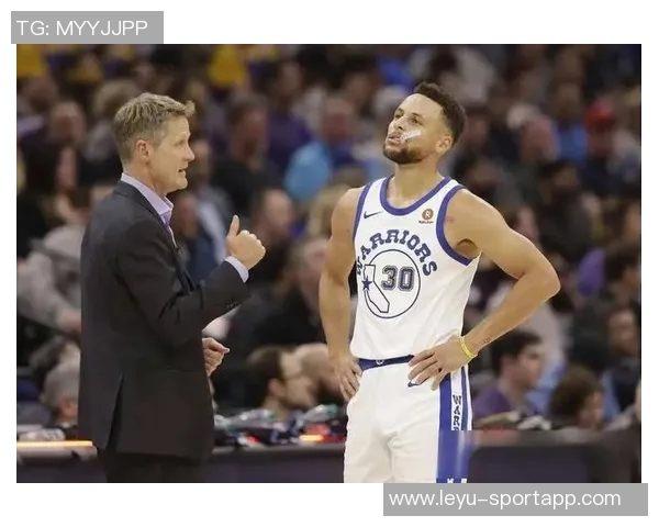 库里本赛季对阵拓者表现惊艳却遭遇三连败令人唏嘘